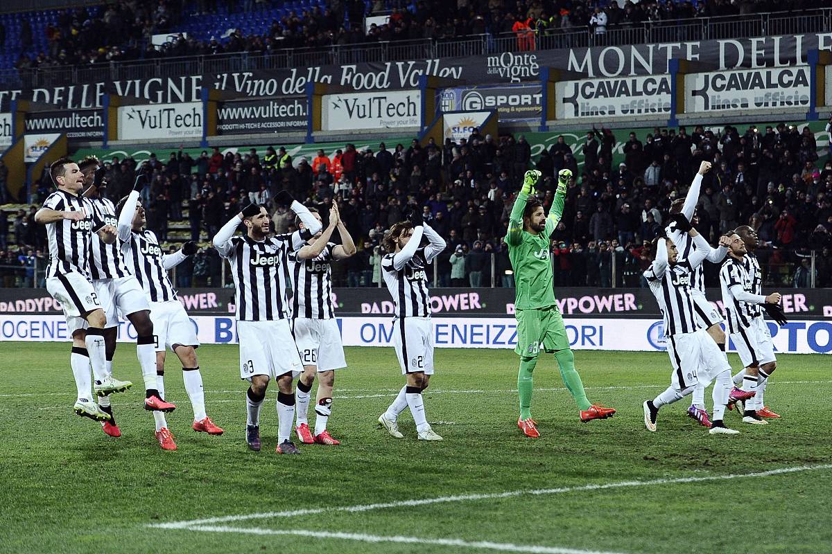 包含那不勒斯客场大胜，稳住联赛前六位置的词条