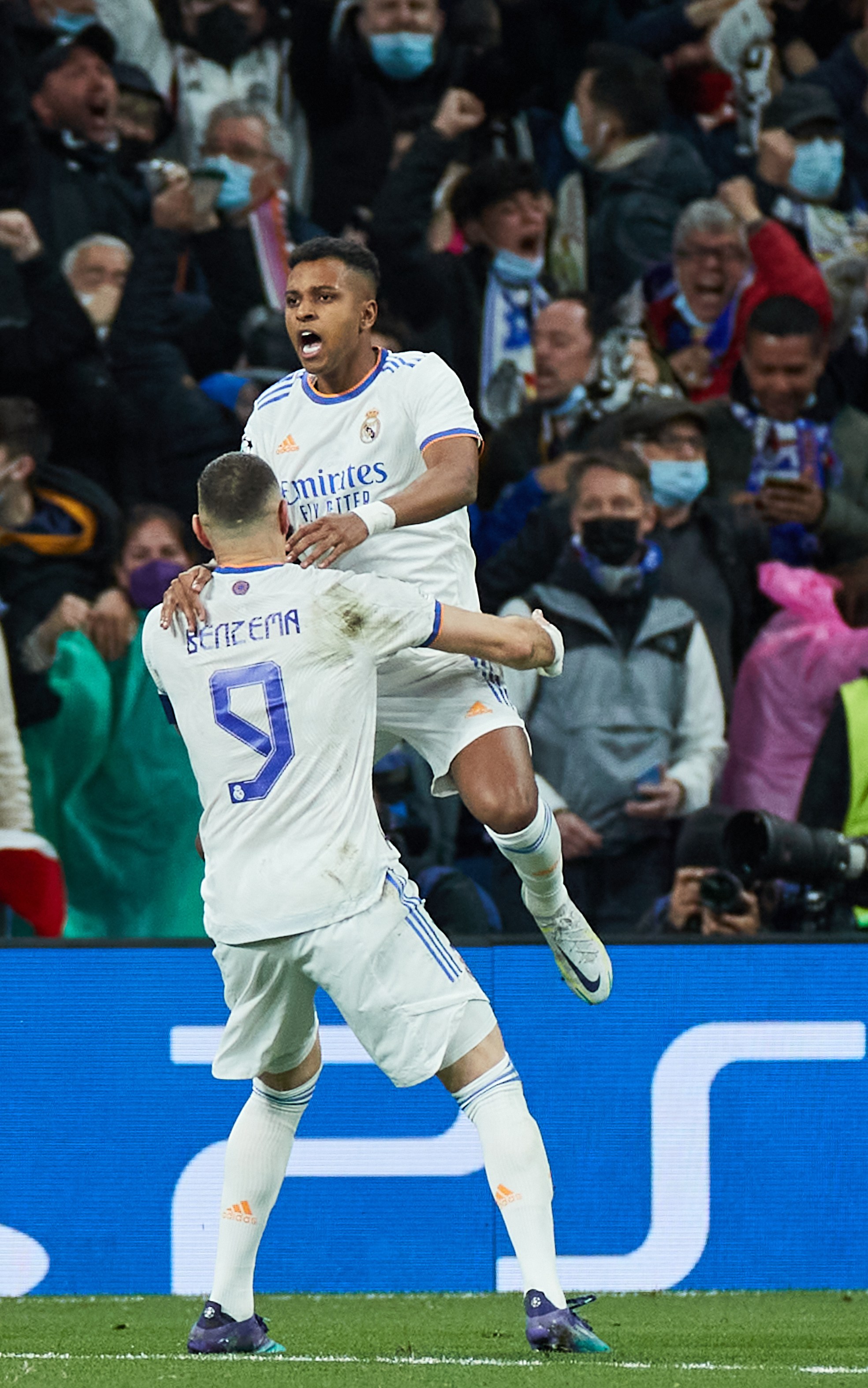 皇马全力奋战，成功晋级欧冠四强的简单介绍