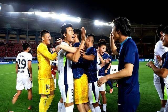 开云体育官方入口-包含竞逐巅峰！球员们拼尽全力，为胜利拼搏的词条