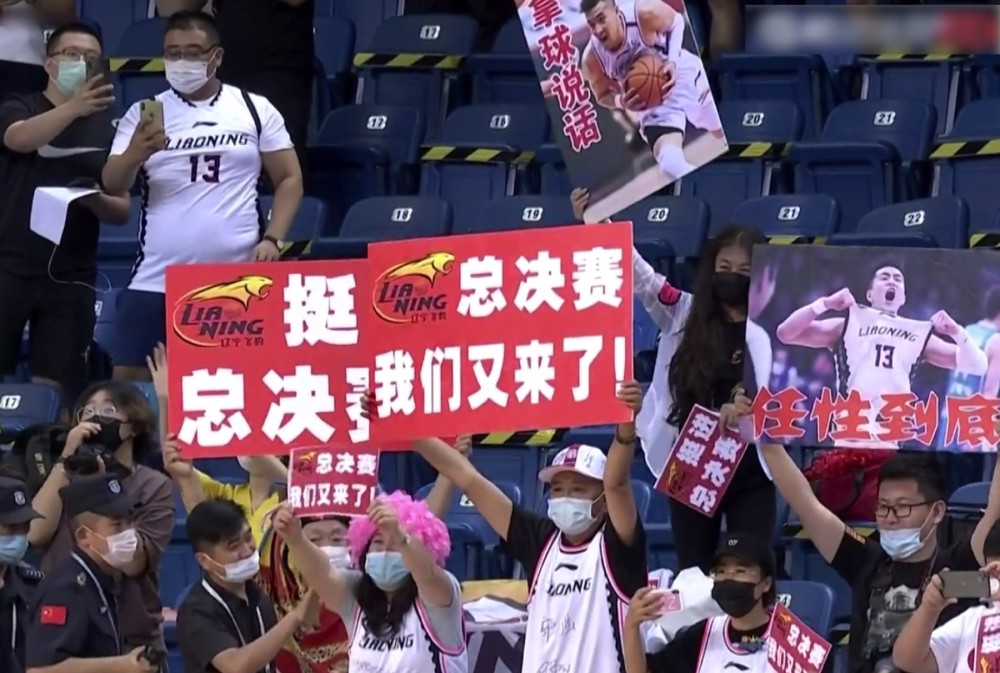 精彩对决频频上演,球员实力浮出水面 精彩对决频频上演,球员实力浮出水面