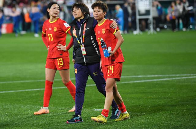 合家欢乐!女足比赛成为聚焦点 合家欢乐!女足比赛成为聚焦点