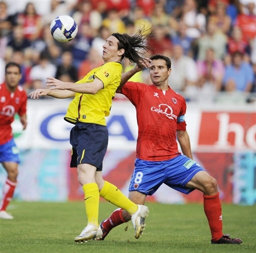 开云体育登录-红蓝军团展开激烈角逐，精彩瞬间令人回味