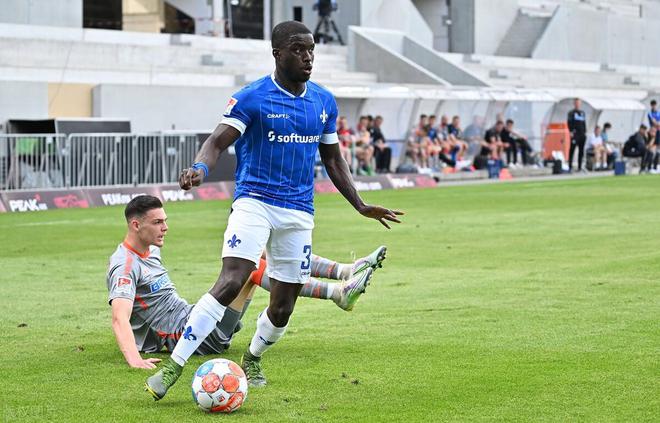 开云体育app-小组训练受挫！杜塞尔多夫队面临严峻考验的简单介绍