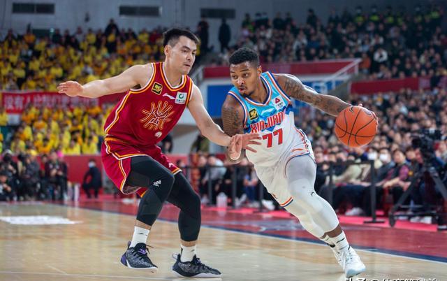 华夏幸福队员表现出色,为球队荣誉而战 华夏幸福队员表现出色,为球队荣誉而战