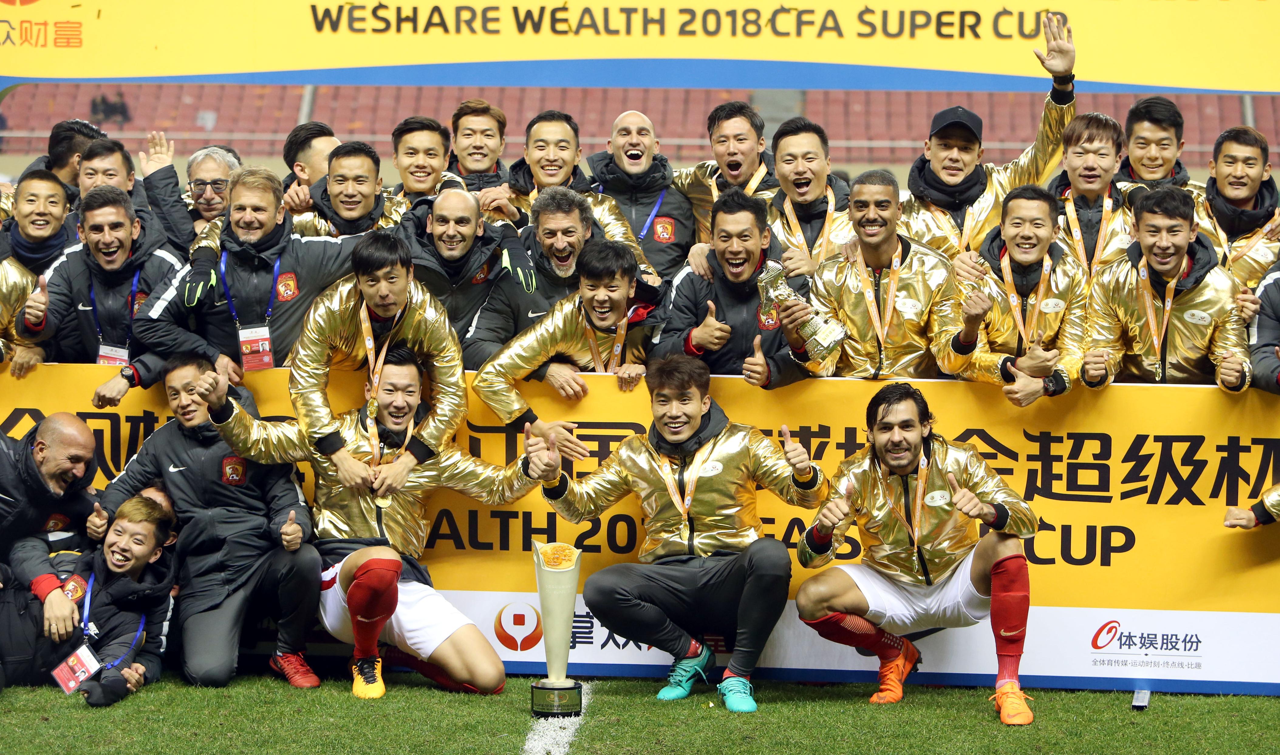 国内足球联赛冠军悬念尚存,胜负难料 国内足球联赛冠军悬念尚存,胜负难料