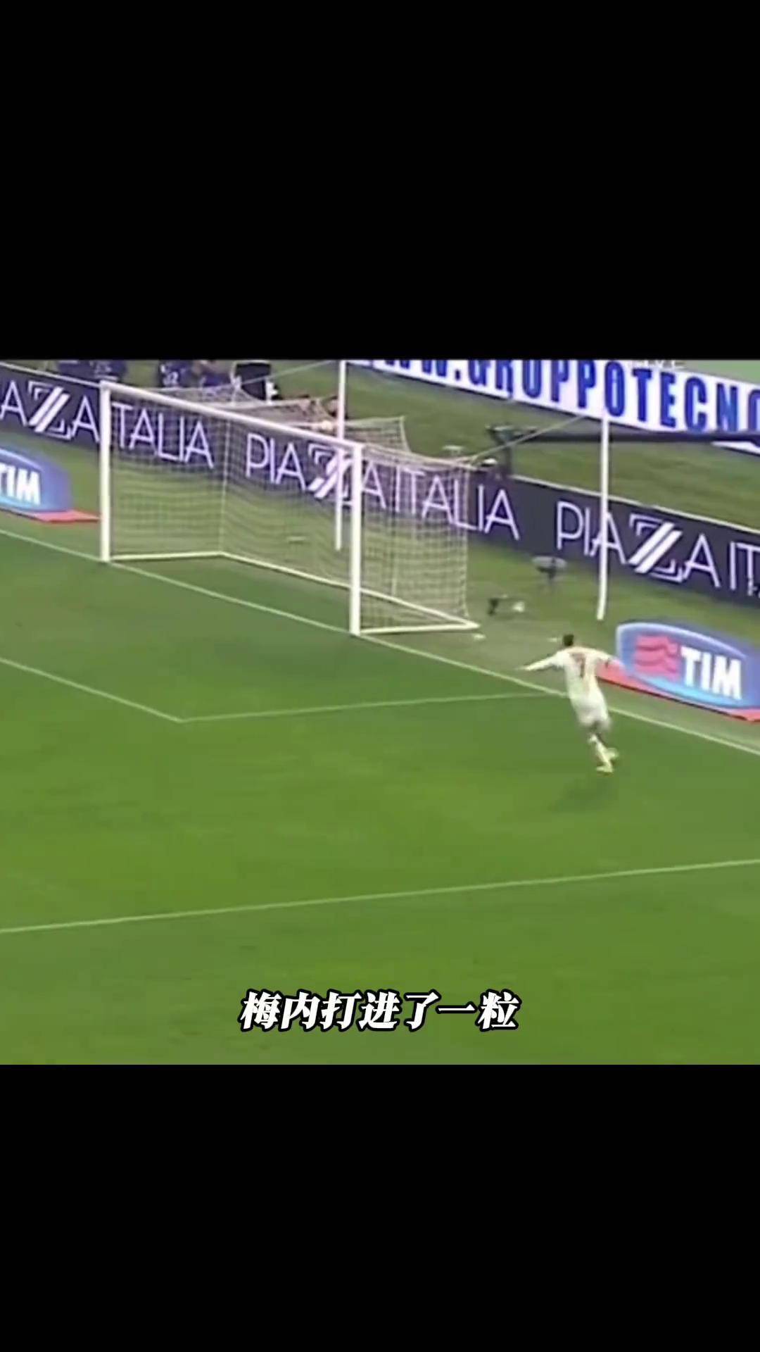 赛场上发生了令人瞠目结舌的一幕 赛场上发生了令人瞠目结舌的一幕