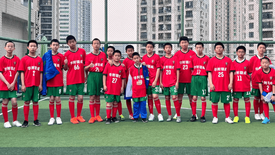 球员技艺纷呈,比赛欢乐精彩 球员技艺纷呈,比赛欢乐精彩