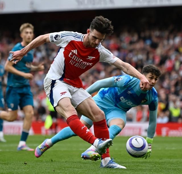 开云体育中国官网-阿森纳客场不敌狼队，遭遇两连败