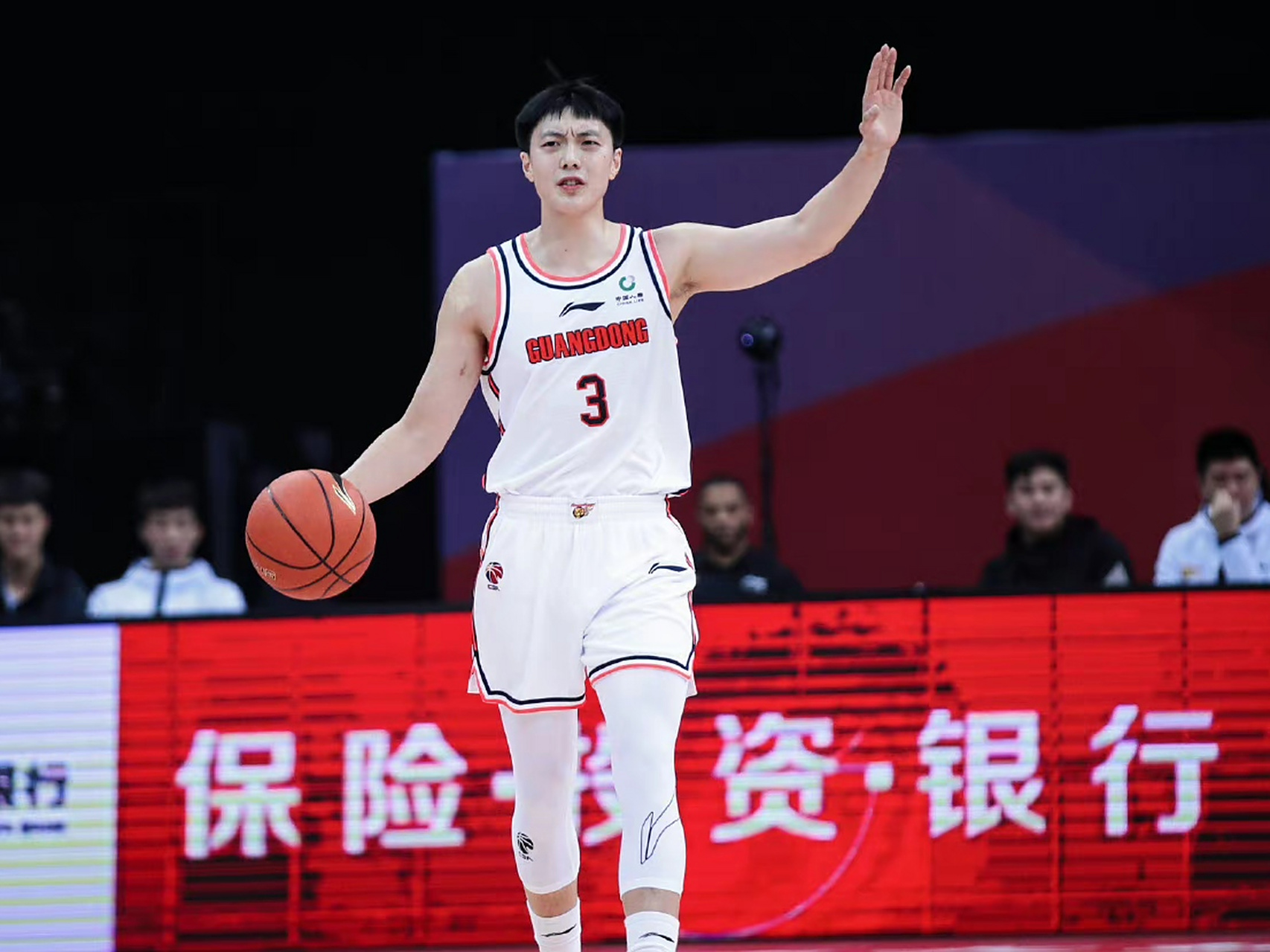 关于阿联砍下两双数据,助广东豪取季后赛开门红的信息 关于阿联砍下两双数据,助广东豪取季后赛开门红的信息