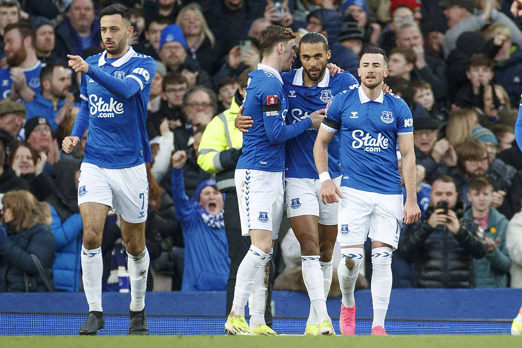 开云体育入口-切尔西主场不敌埃弗顿，战术失误致比分失控的简单介绍