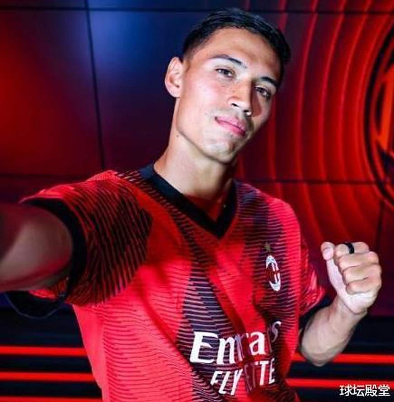 开云体育-关于AC米兰中场组织功力不减，展现核心作用的信息