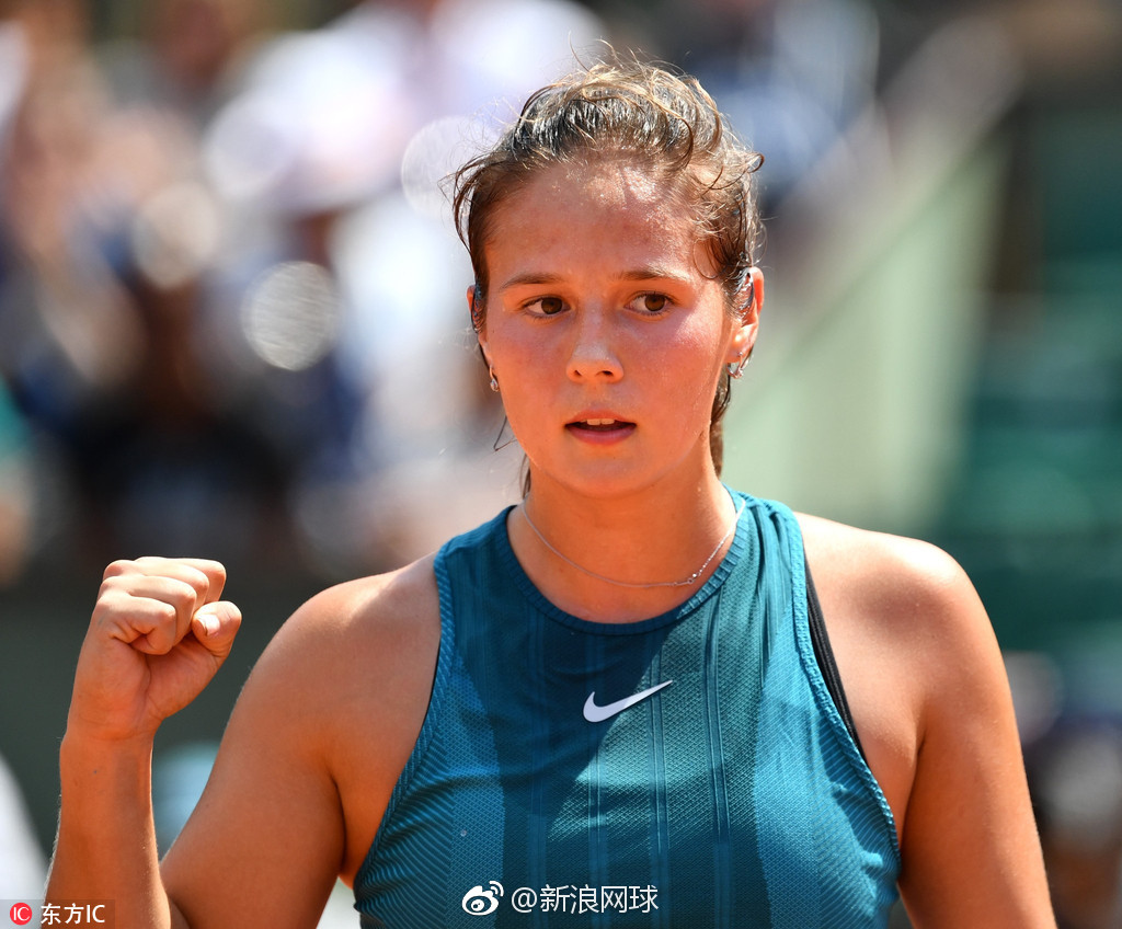 俄罗斯选手轻松晋级,实力强劲 俄罗斯选手轻松晋级,实力强劲