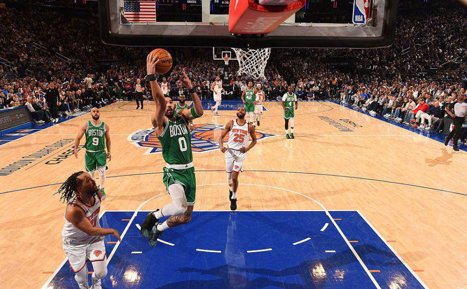 篮球赛事中出现了一场激烈的平局对决